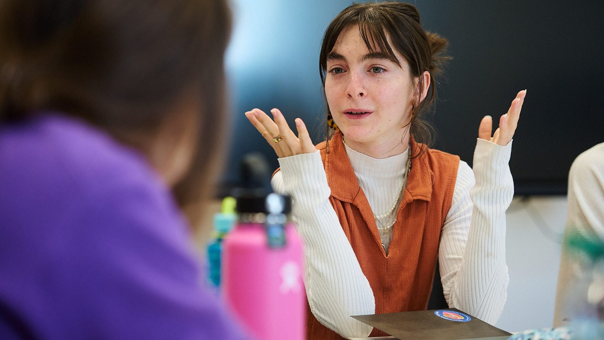 20231006-tracy-fuad-authors-at-school-alm-5858-web-aspect-ratio-2400-1350